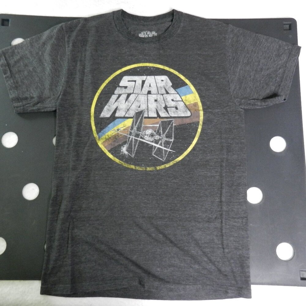 Star Wars T-Shirt Size Medium Gray Darth Vader Ship Graphic Retro‎ Crew
